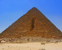 pyramid-of-menkaure-2-1651898