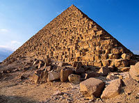 pyramid-of-menkaure-3-7166808